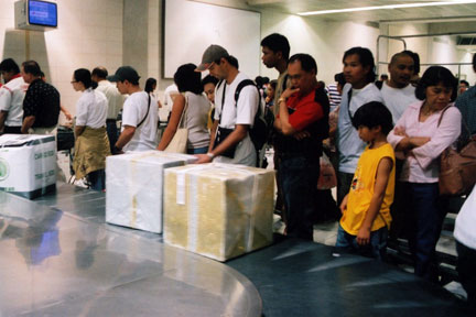 regalos at MNL baggage claim