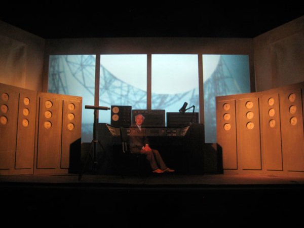 Video holograms projected into dioramas tell historic scientists' stories from the first person. Brilliant!