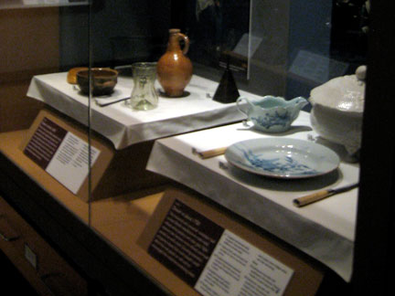 walker_before_after A typical table setting before (left) and after (right) the start of the Industrial Revolution. Walker Art Gallery.