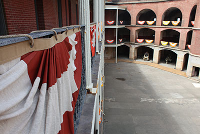 Allison Smith, Fort Point Bunting, 2012. // Source: international-orange.org. Photo: Jan Stürmann.