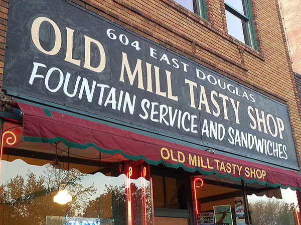 Old Mill Tasty Shop, Fountain service and sandwich